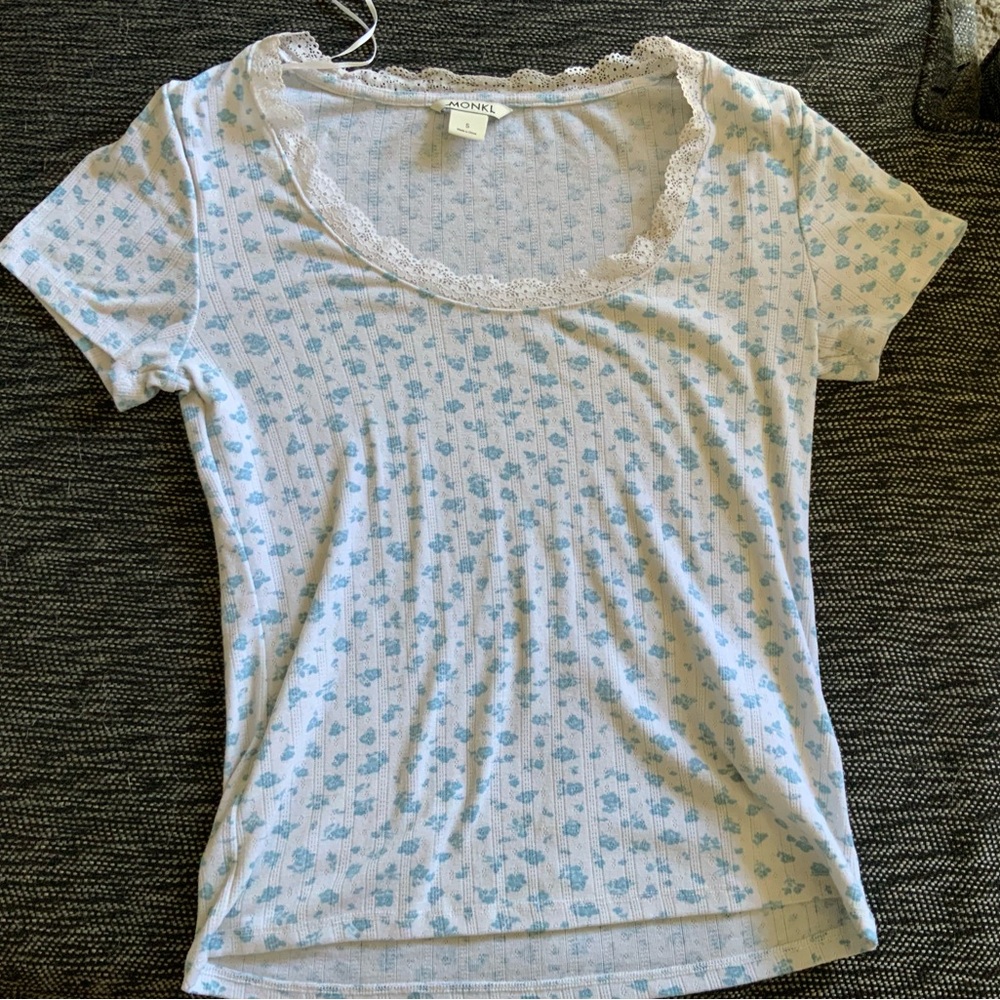 Aritzia White and Blue Patterned Lace Top